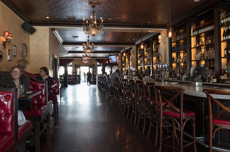 white plains restaurant interior