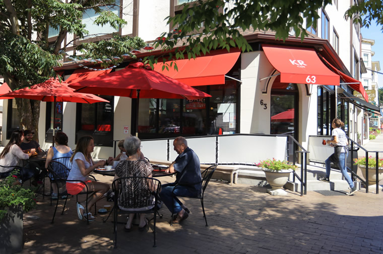 outdoor dining at katonah restaurant